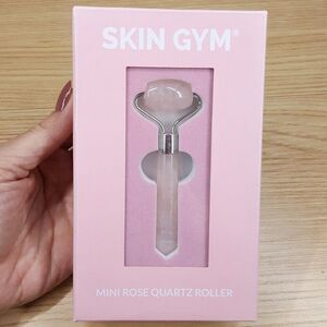 SKIN GYM Mini Rose Quartz Crystal Facial Roller